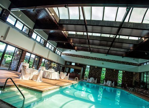 Nichols Village Hotel And Spa Clarks Summit Екстер'єр фото